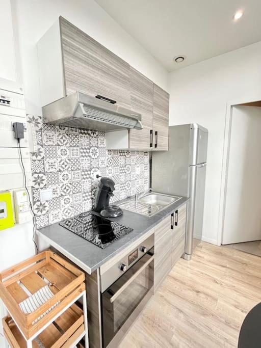 Rome - Studio Meuble A Reims Appartement Buitenkant foto