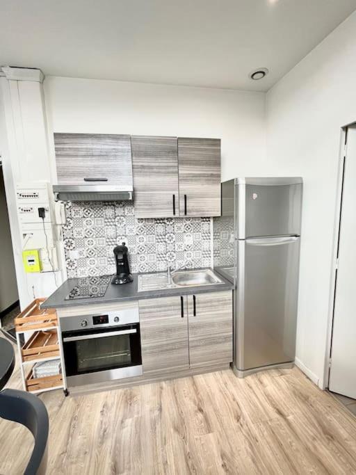 Rome - Studio Meuble A Reims Appartement Buitenkant foto